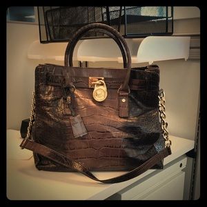 OFFERS? Michael Kors Leather Satchel/crossbody